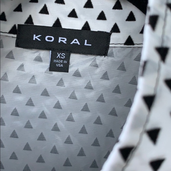 {Koral} triangle black and white jacket - Picture 6 of 8